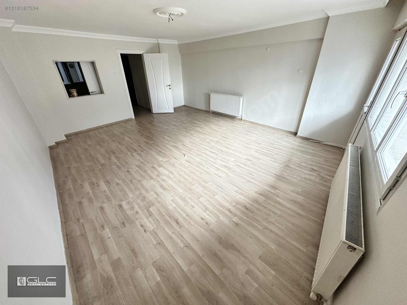 Eşrefpaşa Caddesi 3+1 130 M2 Asansörlü Satılık Daire