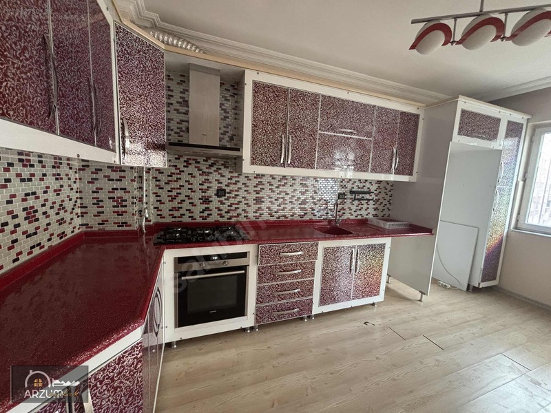 Yıldızkentte Kervansaray Evler Üstü ( 4+1) K.otoparklı Daire — fotoğraf 4