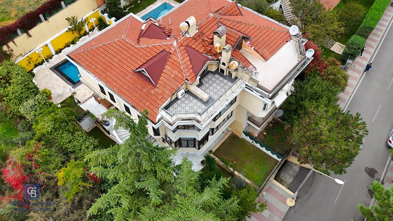 Dragos'ta Deniz Yakını, 6+2 Özel Villa, 400m² Net, Havuzlu