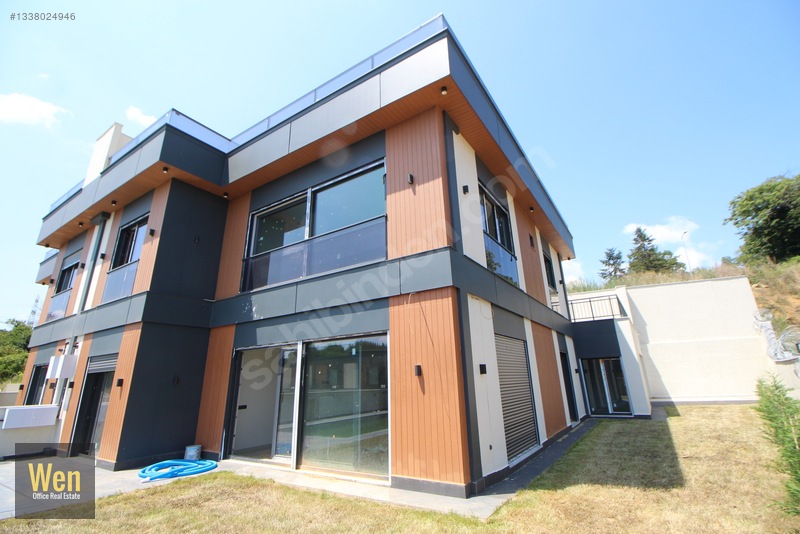 Çekmeköy Reşadiye'de Kiralık 6+2 Havuzlu Tripleks Villa