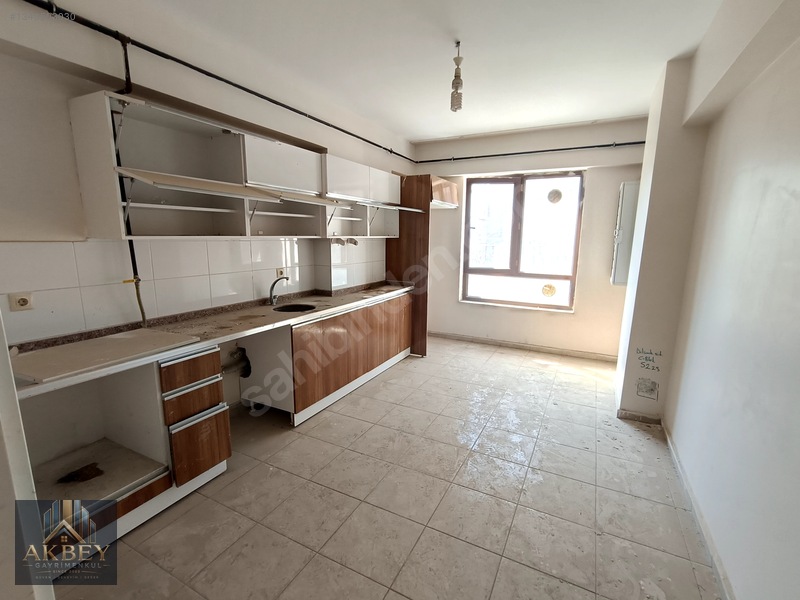 Piazza Civarı Kiralık Geniş 4+1 Daire