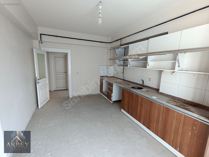 Piazza Civarı Kiralık Geniş 4+1 Daire — fotoğraf 2