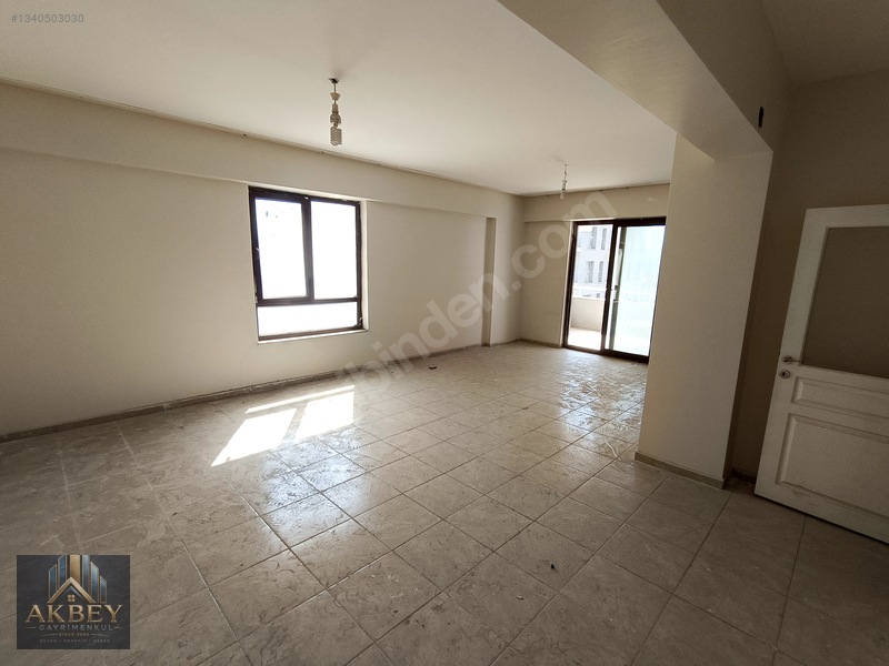 Piazza Civarı Kiralık Geniş 4+1 Daire — fotoğraf 4