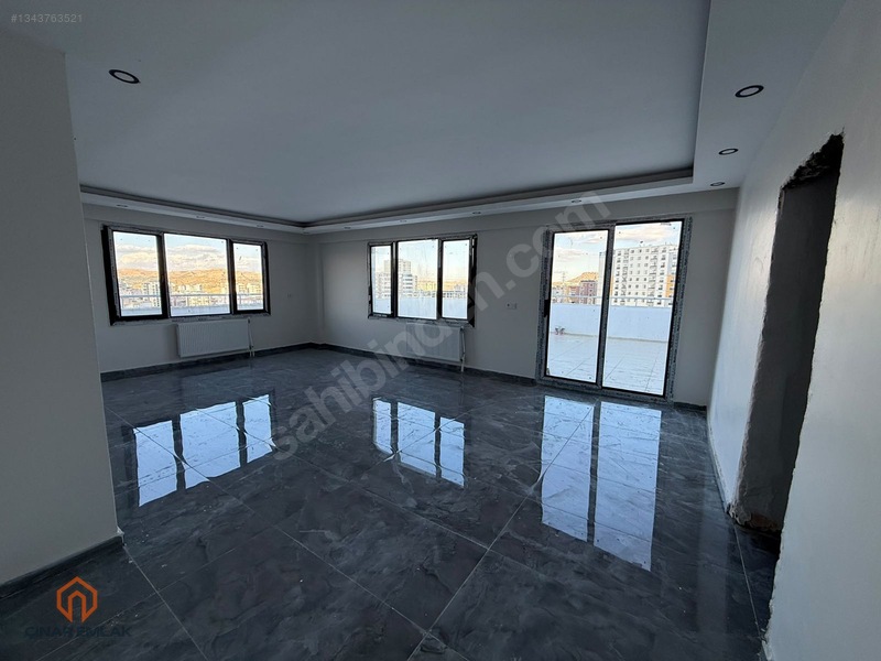 Çınar Emlaktan Tedaş Arkasi Satılık Sıfır 4+1 Dubleks Daire — fotoğraf 3