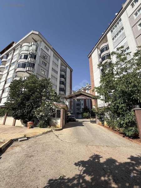 Site İçerisinde Osmanlı Perde Karşısı 3+1 Satılık Daire