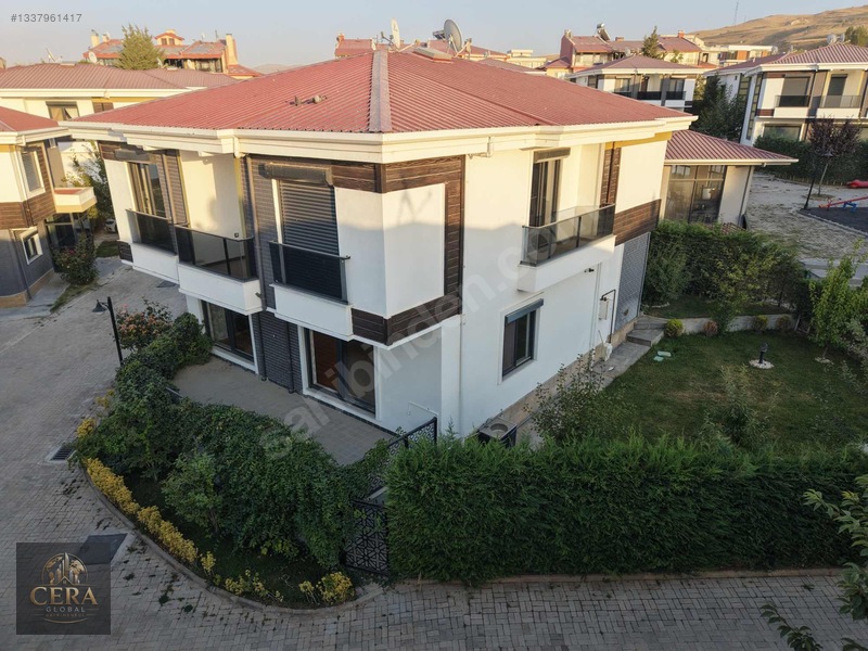 Edremıt'Te Kıralık Lüks Vılla