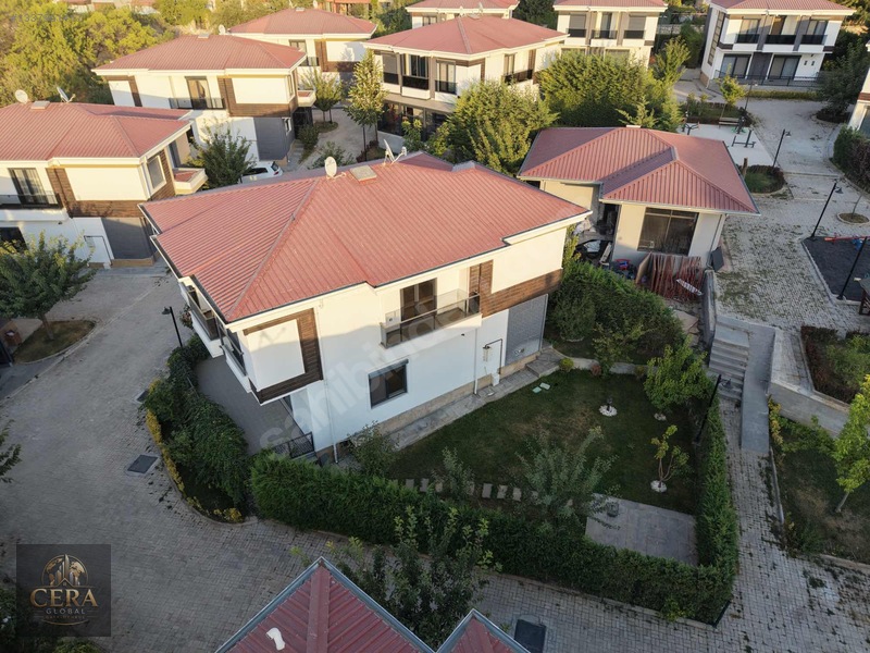 Edremıt'te Kıralık Lüks Vılla — fotoğraf 5
