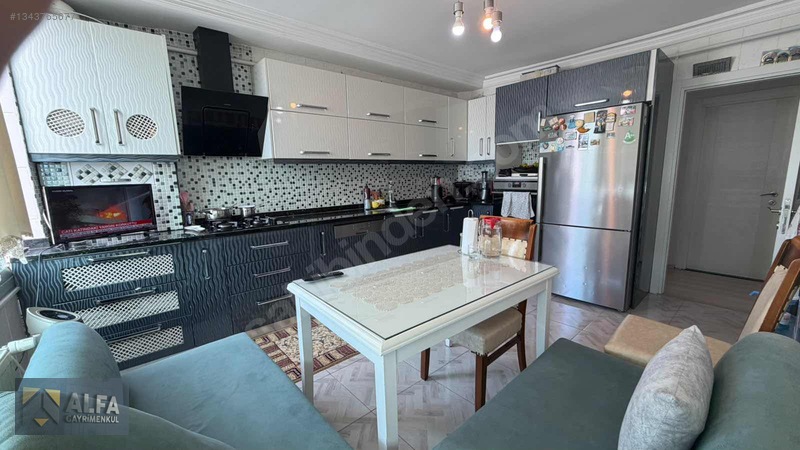 Güzelyalı'da 3+1 Doğalgazlı Merkezi Konumda Satılık Daire — fotoğraf 2