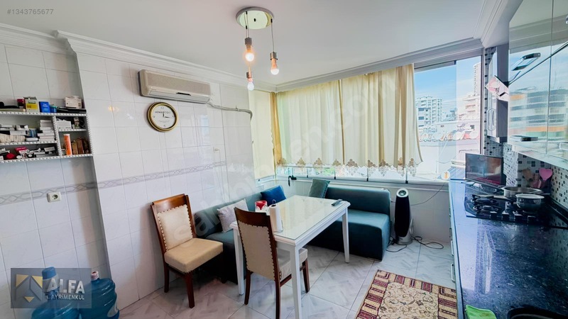 Güzelyalı'da 3+1 Doğalgazlı Merkezi Konumda Satılık Daire — fotoğraf 3