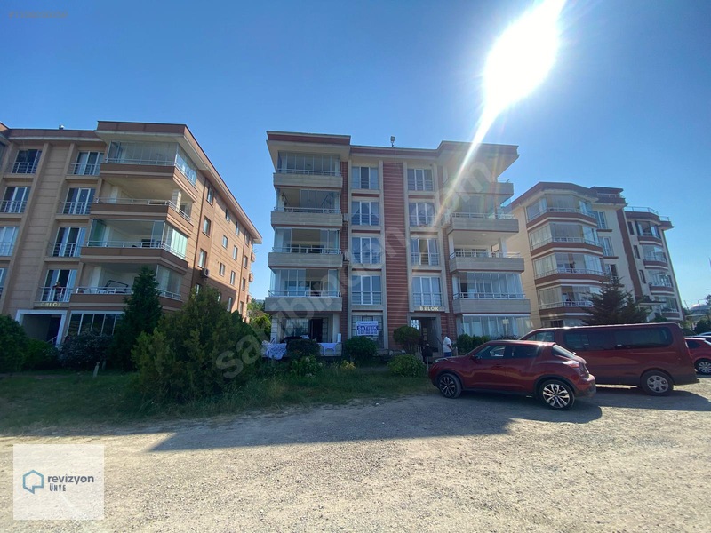 Revizyon'Dan Denize Sıfır Plajlı Yazlık Tadında 3+1 Daire**