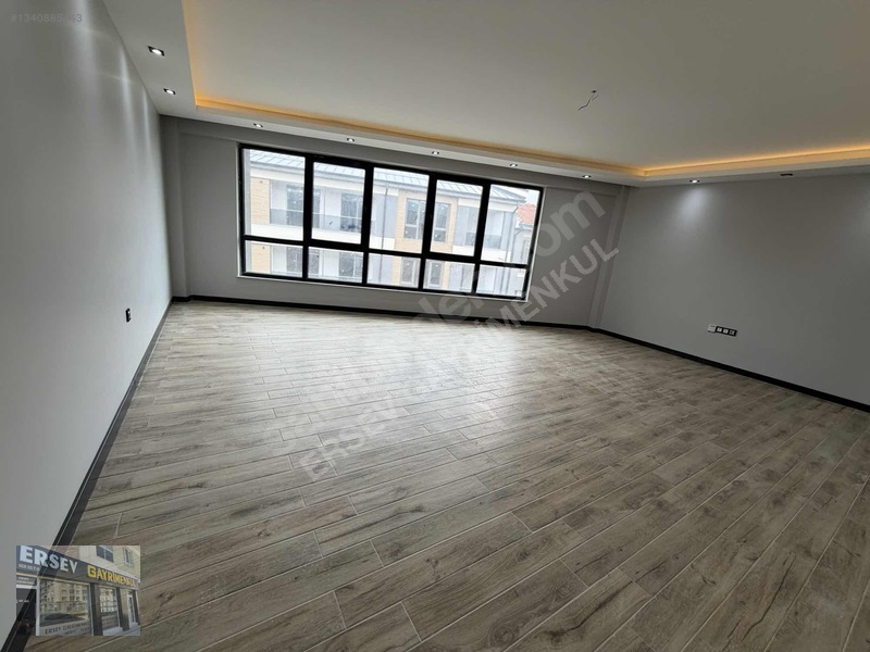 Önü Açık, Özel Garajlı, Yerden Isıtmalı 160m² 3+1 Daire — fotoğraf 4