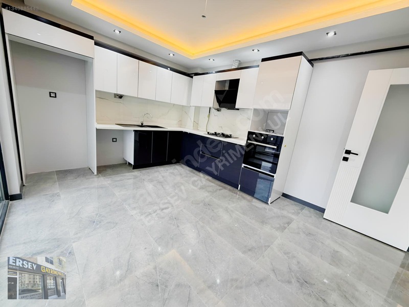 Önü Açık, Özel Garajlı, Yerden Isıtmalı 160m² 3+1 Daire — fotoğraf 9