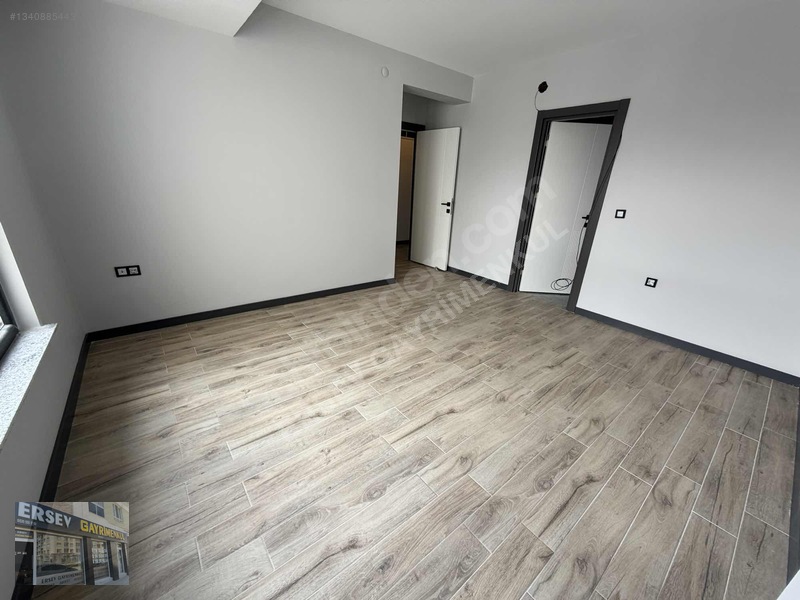 Önü Açık, Özel Garajlı, Yerden Isıtmalı 160m² 3+1 Daire — fotoğraf 17