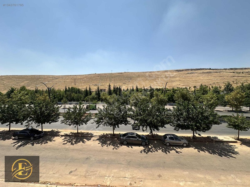 Ekol'den Yeşil Vadi Manzaralı Ana Yol Üzeri Geniş Lüks 3.5+1!!!! — fotoğraf 6