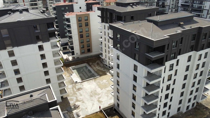 Cinkaya Bulvarında Havuzlu Site İçi Arakat 2+1 Fırsat Daire — fotoğraf 14