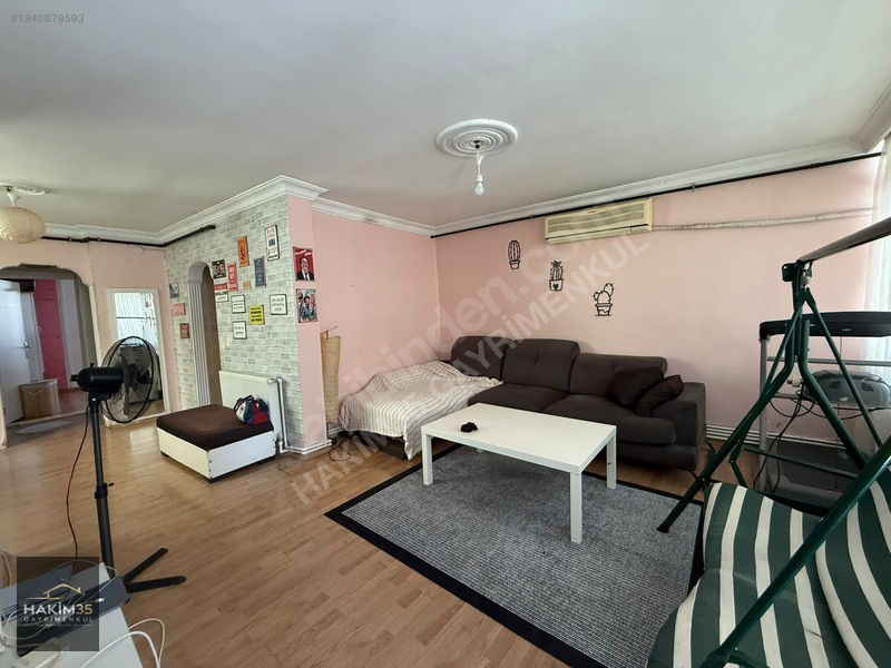 Hakim35 Gayrimenkul'den 2+1 Çift Cepheli Eşyalı Kiralık Daire