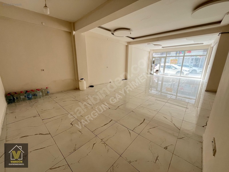 Vargün'den 23 Nisan Parkı Mevki Kiralık 90 M^2 Kolonsuz Dükkan — fotoğraf 2