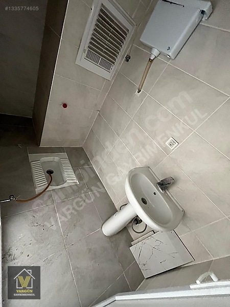 Vargün'den 23 Nisan Parkı Mevki Kiralık 90 M^2 Kolonsuz Dükkan — fotoğraf 8
