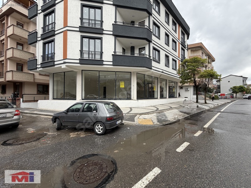 Sancaktepe Cadde Üzeri Sıfır 150m² Kiralık Düz Griş Dükkan