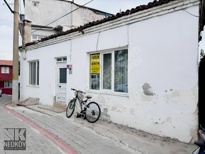 Ezine Cumhuriyet Mah. Müstakil Satılık Ev 2+1 70m²