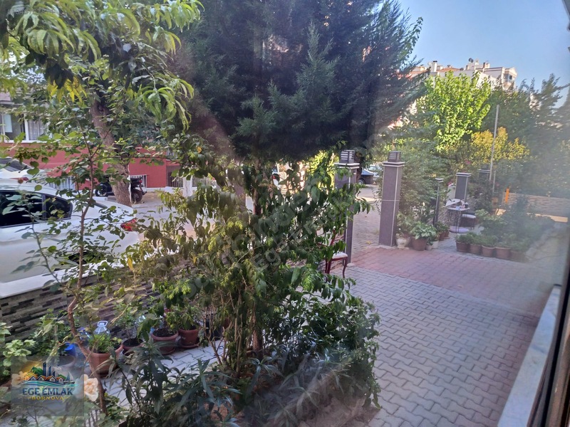 Ege Emlak'tan Ege Üniveristesi Kampüs Anagirişi Yakını 1+1 Daire — fotoğraf 11