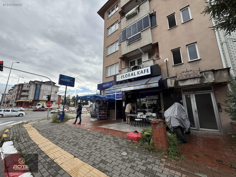 Rota'dan Özel İdare Kavşağında -tabela Değeri Yüksek İş Yeri — fotoğraf 4