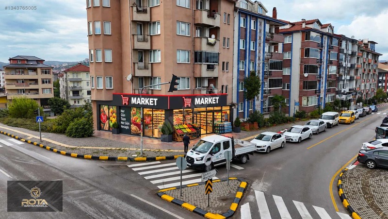 Rota'dan Özel İdare Kavşağında -tabela Değeri Yüksek İş Yeri — fotoğraf 8