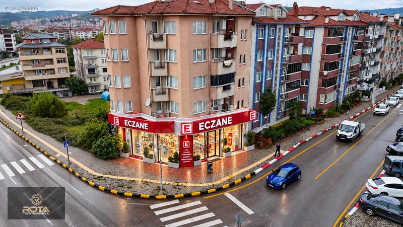 Rota'dan Özel İdare Kavşağında -tabela Değeri Yüksek İş Yeri — fotoğraf 11