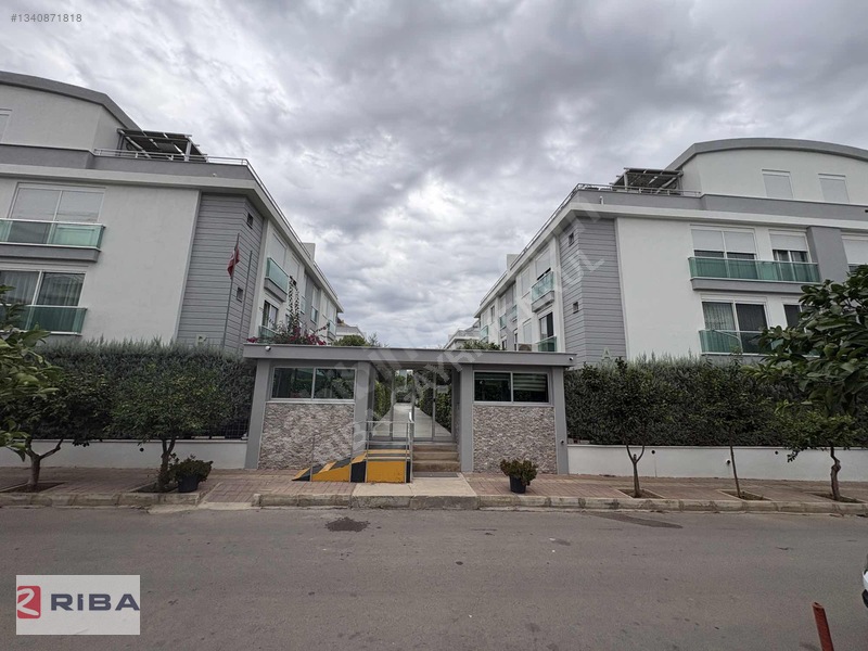 Altınova'da Havuzlu Kapalı Otoparklı Sitede Kiralık 3+1 Daire — fotoğraf 2