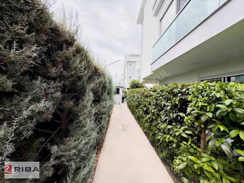 Altınova'da Havuzlu Kapalı Otoparklı Sitede Kiralık 3+1 Daire — fotoğraf 3
