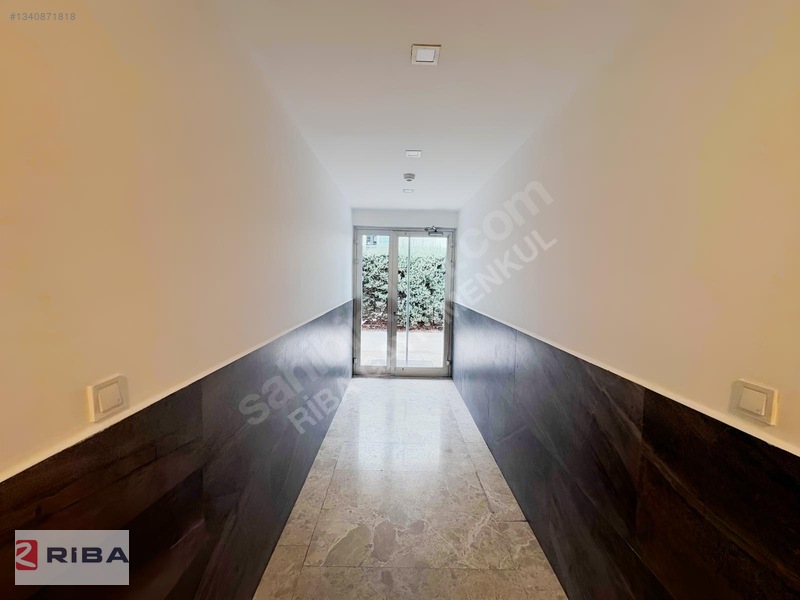 Altınova'da Havuzlu Kapalı Otoparklı Sitede Kiralık 3+1 Daire — fotoğraf 5