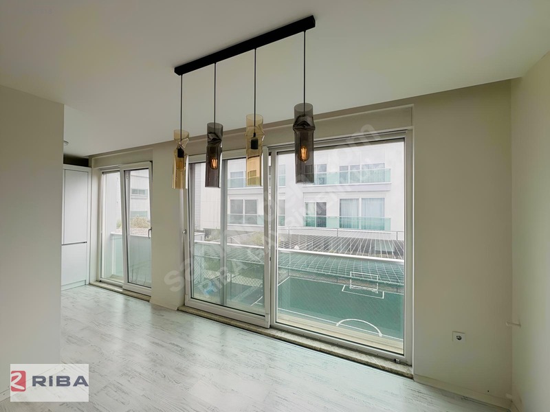 Altınova'da Havuzlu Kapalı Otoparklı Sitede Kiralık 3+1 Daire — fotoğraf 9