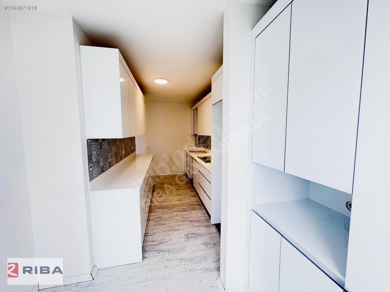Altınova'da Havuzlu Kapalı Otoparklı Sitede Kiralık 3+1 Daire — fotoğraf 12