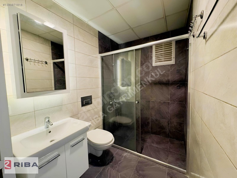 Altınova'da Havuzlu Kapalı Otoparklı Sitede Kiralık 3+1 Daire — fotoğraf 16