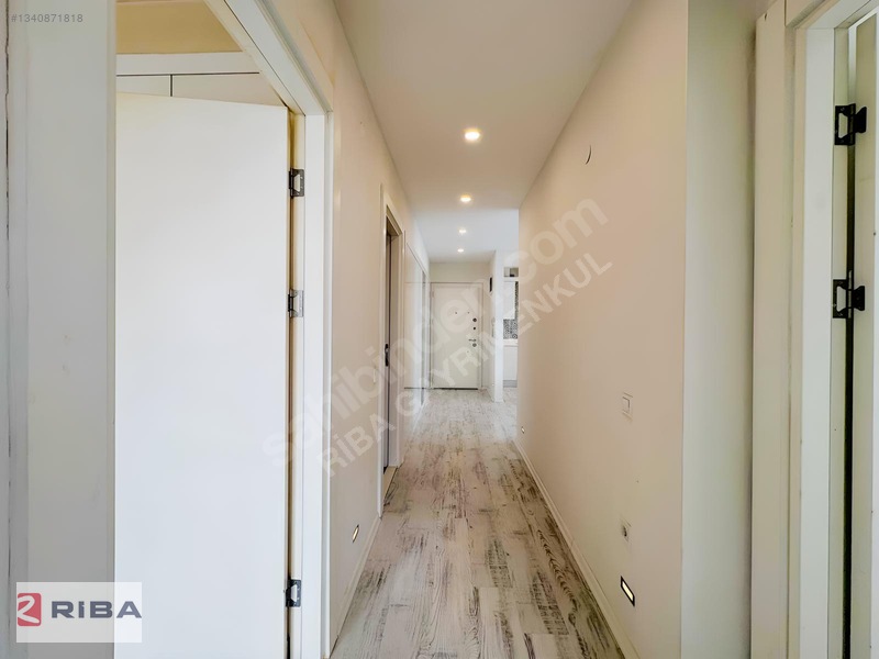 Altınova'da Havuzlu Kapalı Otoparklı Sitede Kiralık 3+1 Daire — fotoğraf 17