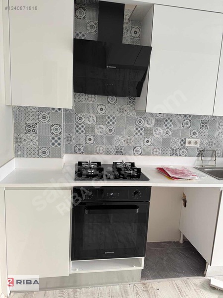 Altınova'da Havuzlu Kapalı Otoparklı Sitede Kiralık 3+1 Daire — fotoğraf 33