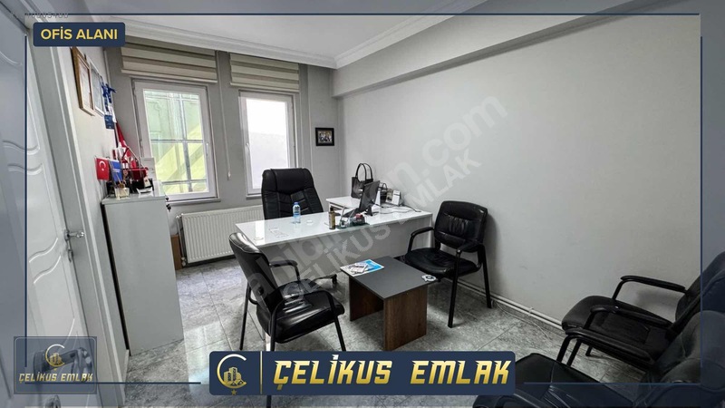 Çelikus Emlak'tan Sefa İş Merkezinde Kiralık 1+1 Ofis — fotoğraf 3