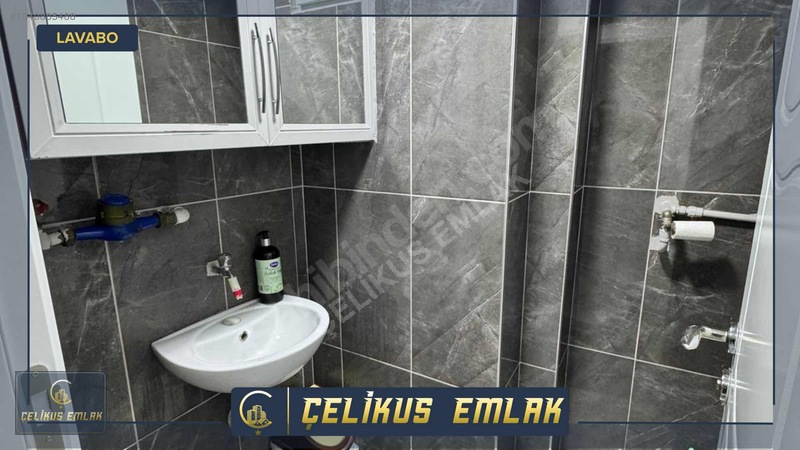 Çelikus Emlak'tan Sefa İş Merkezinde Kiralık 1+1 Ofis — fotoğraf 5