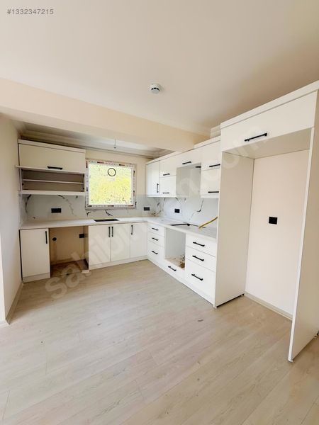 Aksu'da Kiralık 2+1 Ebeveyn Banyolu, Ferah Daire