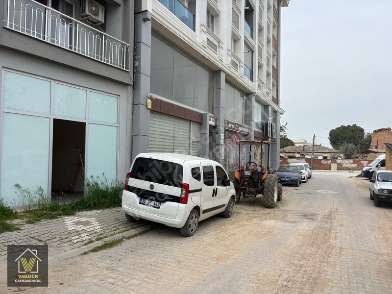 Vargün'Den Muradiye Ana Cadde Dibi Satılık Dükkan İş Yeri