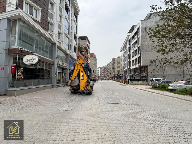 Vargün'den Muradiye Ana Cadde Dibi Satılık Dükkan İş Yeri — fotoğraf 17
