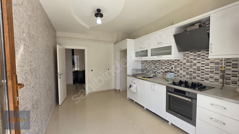 Havalimanı Caddesi Kiralık 3+1 Daire — fotoğraf 2