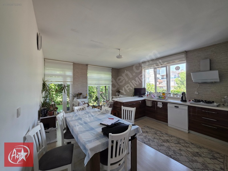 Etimesgut Merkezde .villa Parsellerinde 4+2 Satılık Tripleks
