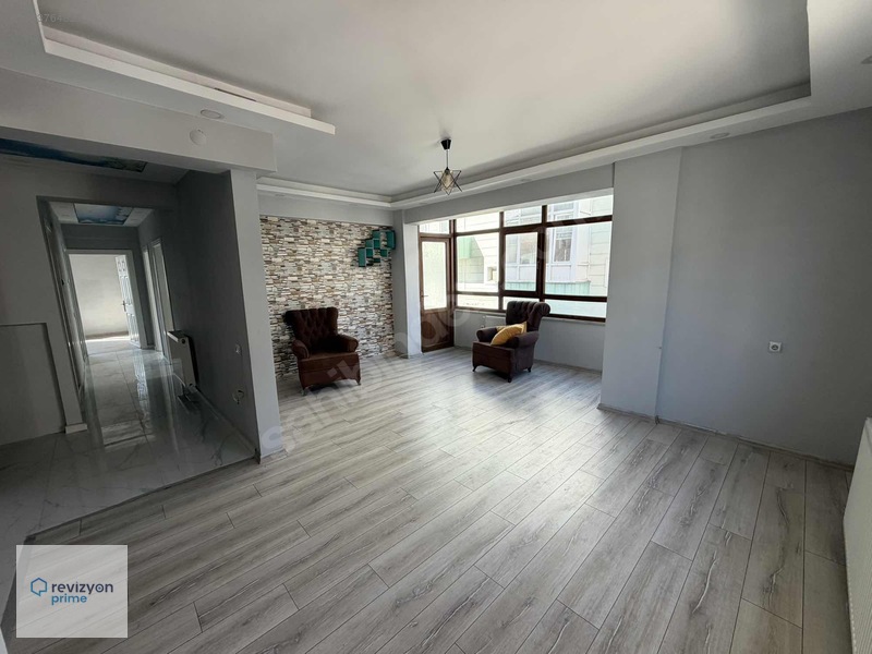 Revizyon İşçimen'den Türk-iş Merkezde İçi Yenilenmiş 3+1 Kiralık — fotoğraf 3
