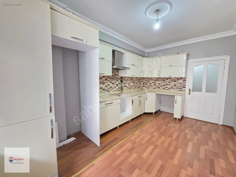 Remax İlke'den Hilalkent'te 3+1 Kiralık Daire