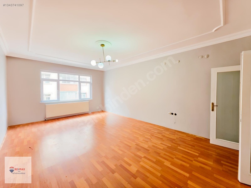 Remax İlke'den Hilalkent'te 3+1 Kiralık Daire — fotoğraf 4