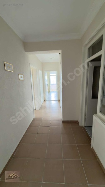 Kahriman Emlaktan 3+1 Bakımlı Kiralık Daire — fotoğraf 3