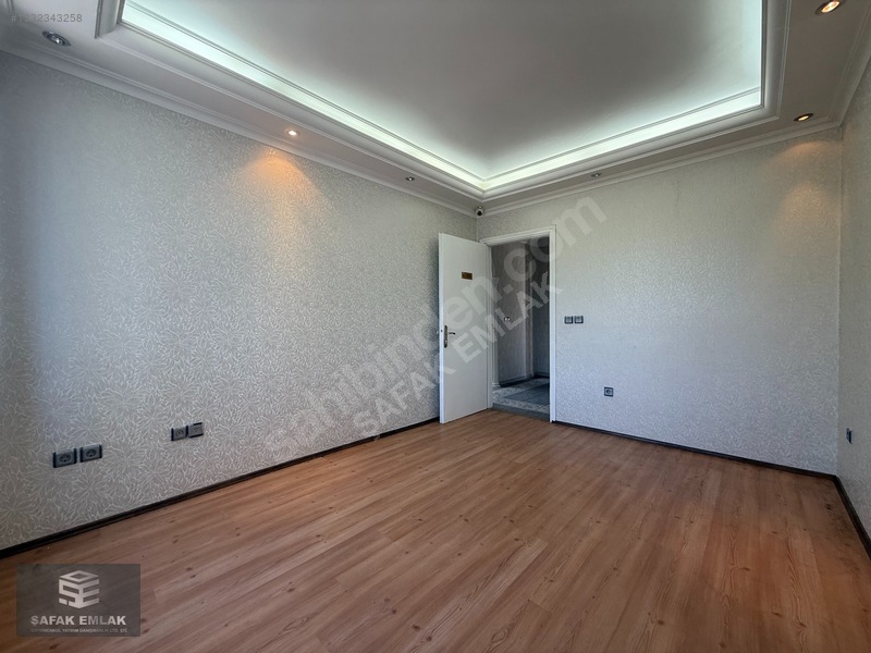Şafak Emlak Yeşilbahçe Mah. Cadde Üzeri Kiralık 1+1 Ofis 55m2 — fotoğraf 9