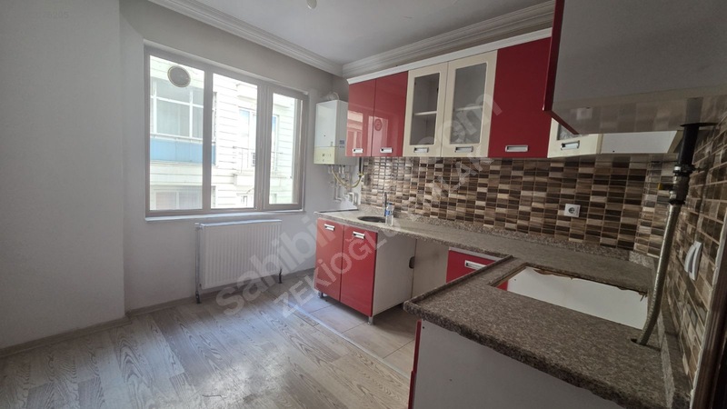 Zekioğlu Emlaktan Maraş Caddesinde Kiralık 2+1 Daire