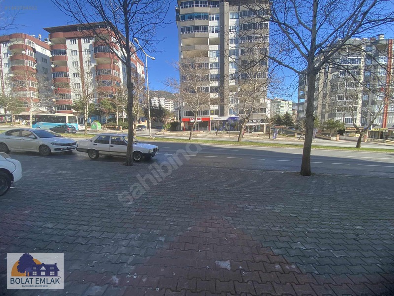 Yukarı Akdo Ana Cadde Üzeri 16m Cepheli, 3 Katlı, 585m² Dükkan — fotoğraf 4